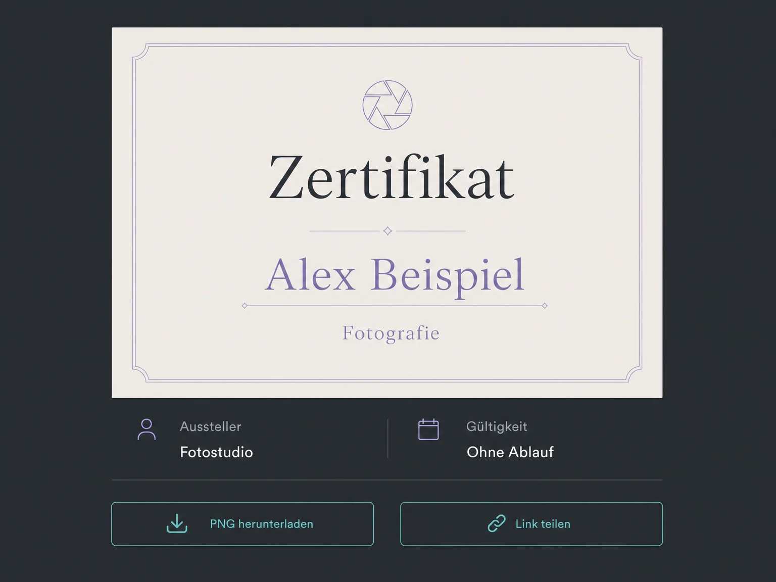 Eine Zertifikatsvorschau für Alex Beispiel zeigt den Fotografie-Abschluss sowie Aktionen zum PNG-Download und Teilen des Links.