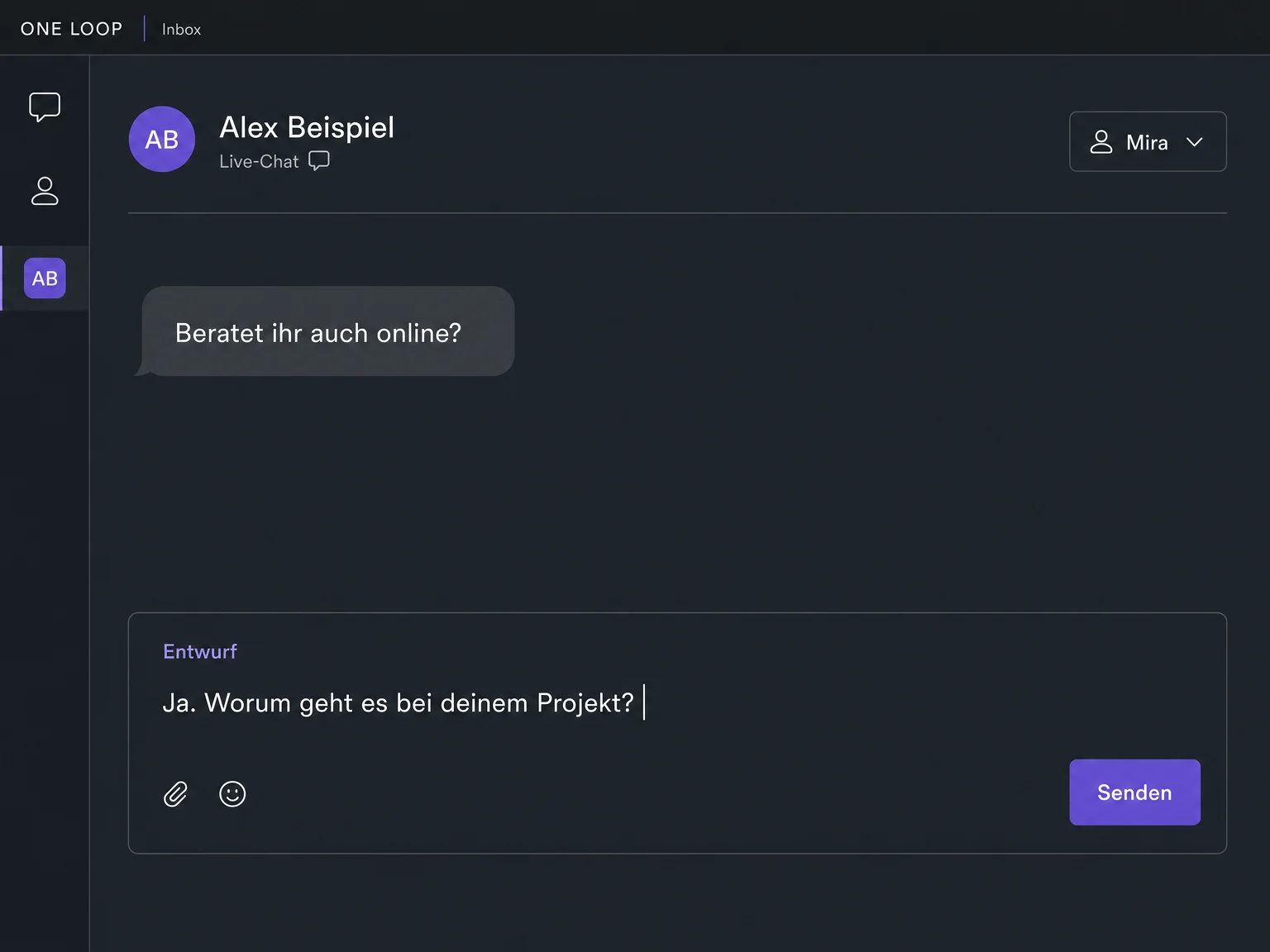 Mira ist dem beispielhaften Live-Chat von Alex zugewiesen. Die Antwort auf seine Frage liegt als Entwurf im Eingabefeld und ist noch nicht gesendet.
